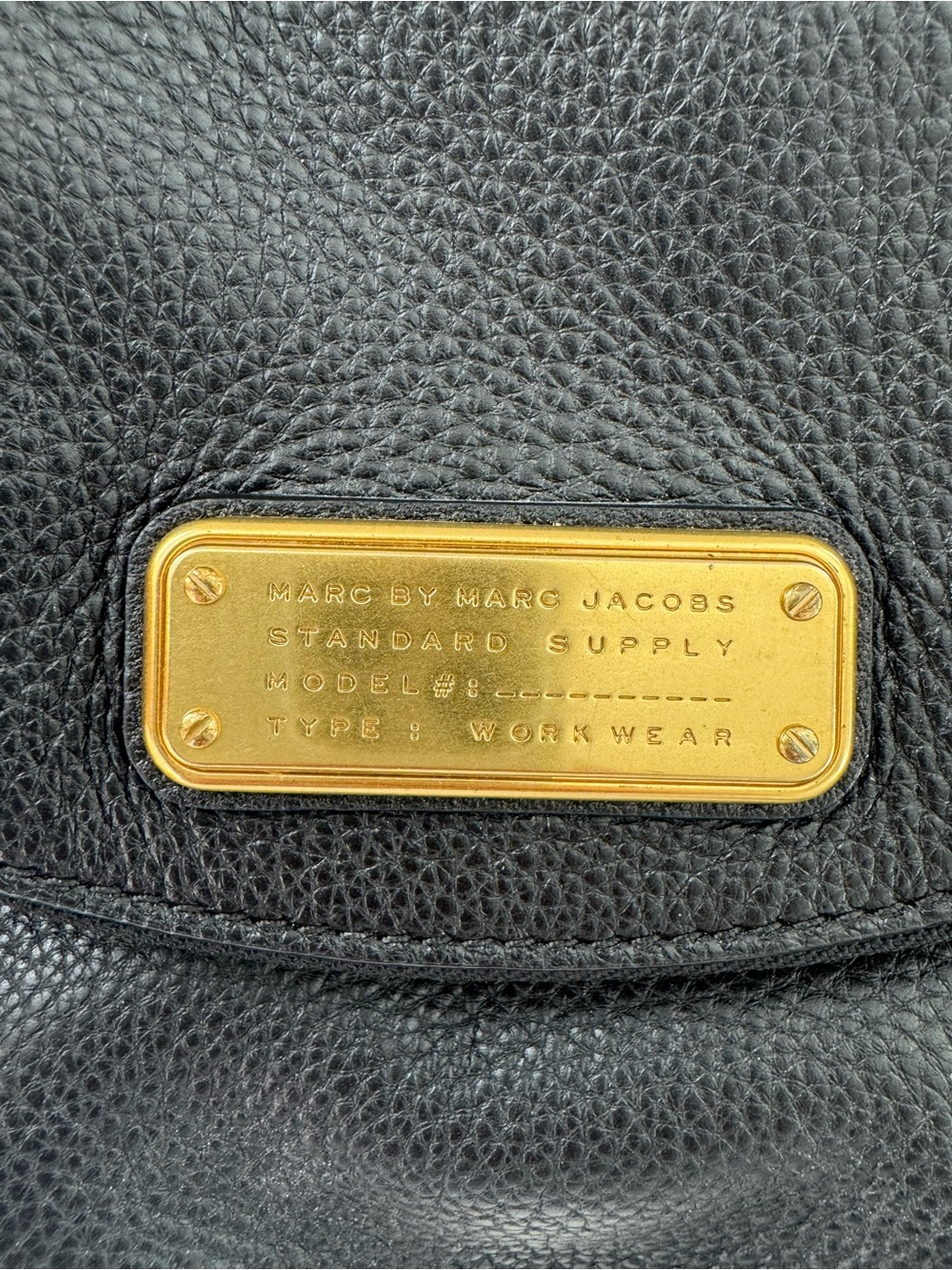 Marc Jacobs Black Pebbled Leather Crossbody with Gold Plaque - Picture 2 of 4